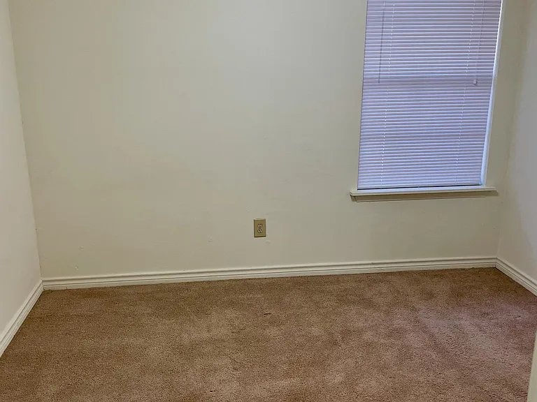 411 Hickory Dr #7 — Photo 7