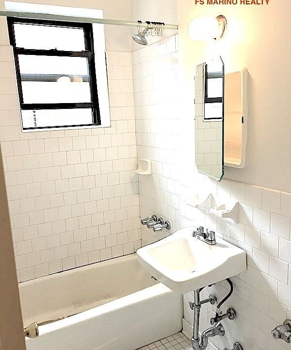 2nd image of 2519 30th Dr APT 1P