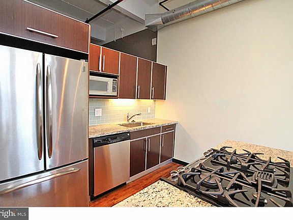 5th image of 1228-32 Arch St #5D