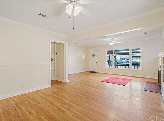 5th image of 525 Country Club Ln