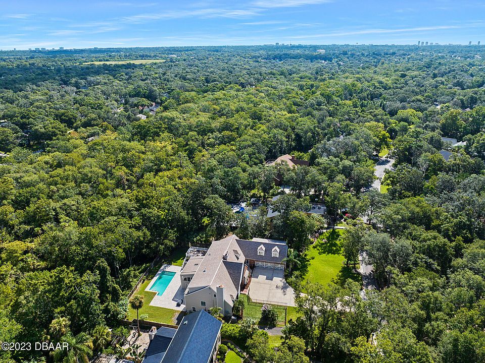 1st image of 3 Circle Oaks Trl
