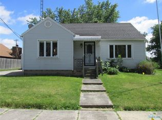 164 E Cherry St, Clyde, OH 43410