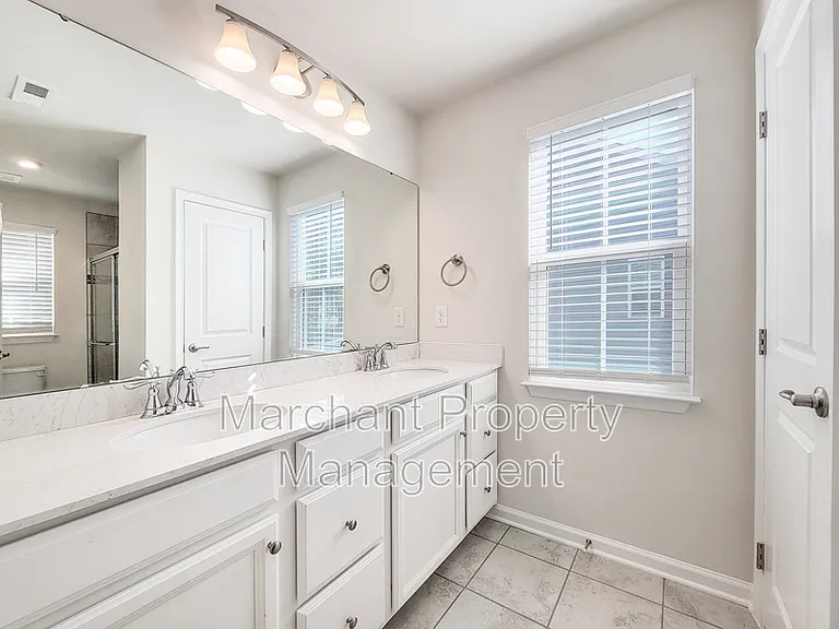 111 Marthawood Ln — Photo 26