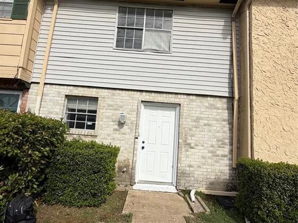 26 E Mountain Creek Dr, Grand Prairie, TX 75052