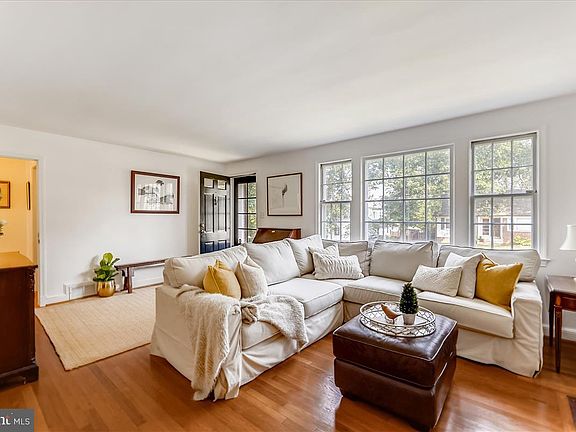 2nd image of 2808 Pierpont St
