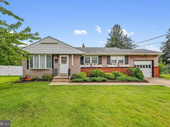 4 Chalfont St, Cinnaminson, NJ 08077