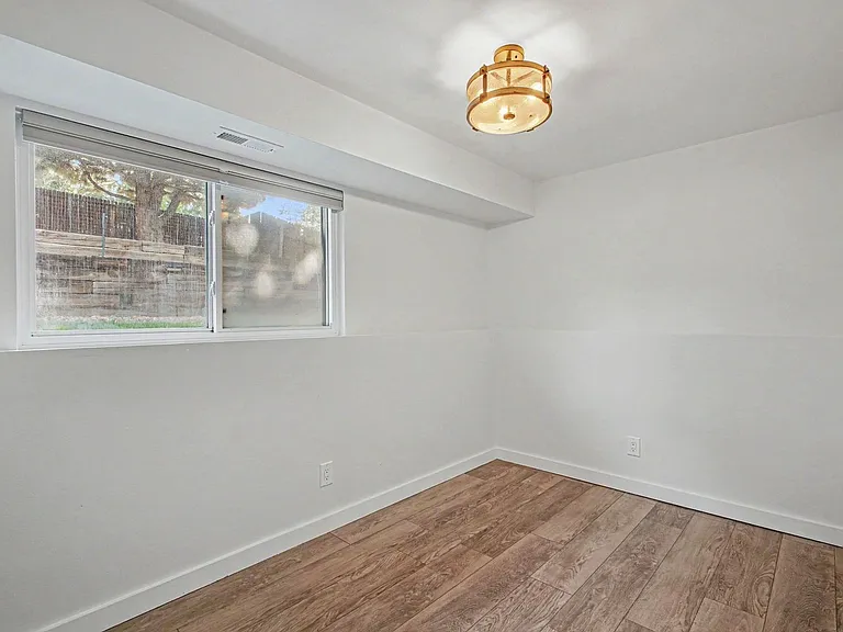 2029 Ambleside Dr — Photo 11