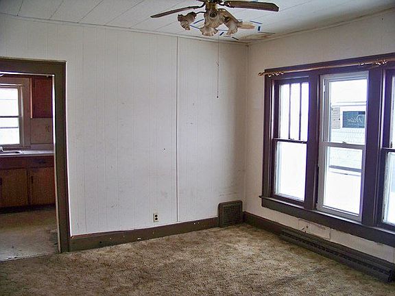 3rd image of 137 Canby Ct