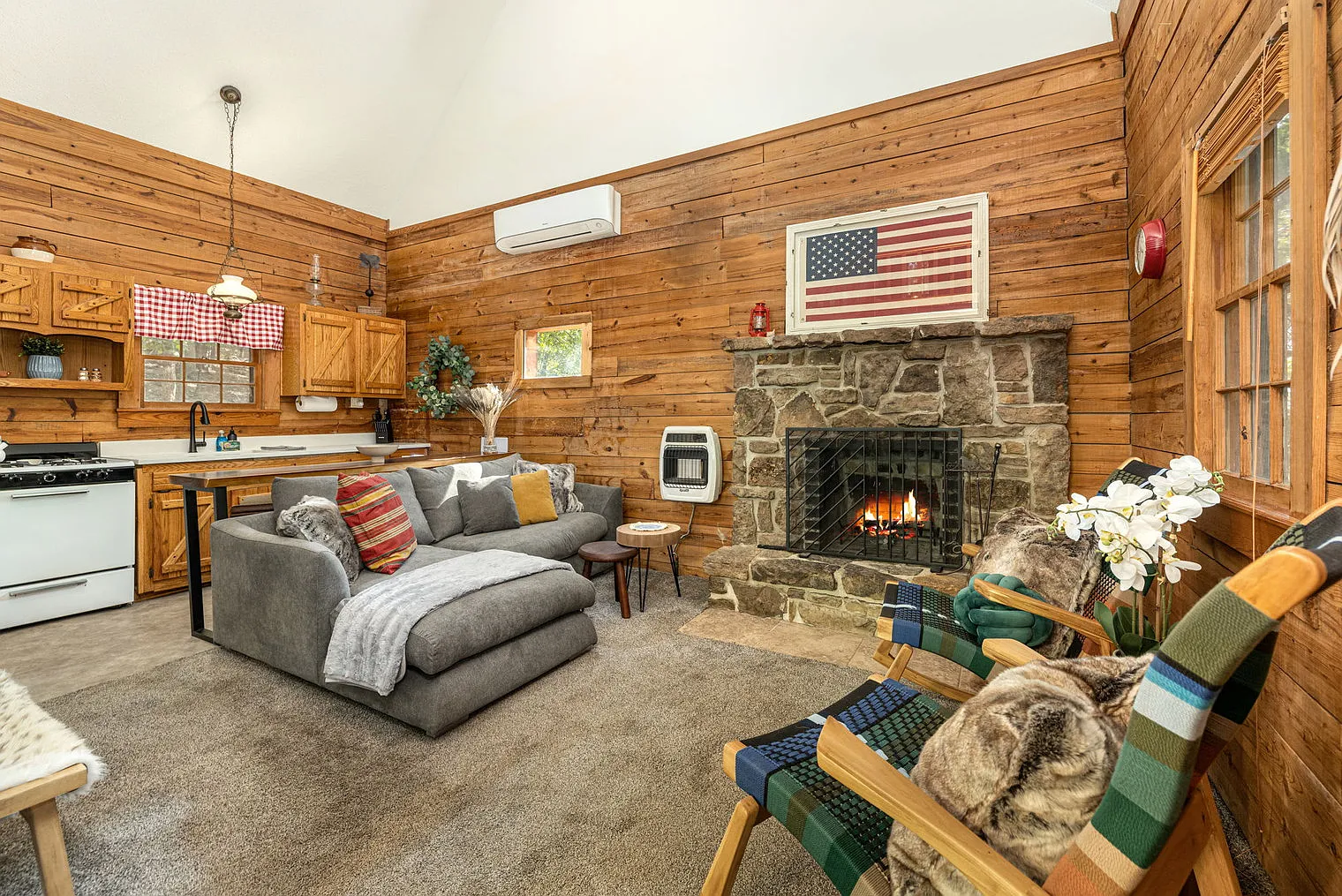 1 bed, 1.0 bath, 710 sqft, $5,491 — Photo 1