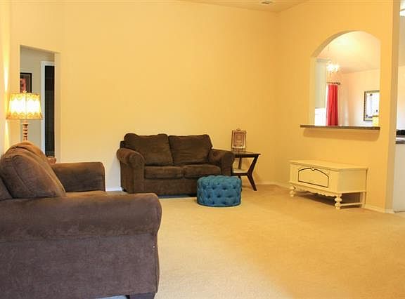 3rd image of 1102 Augustin Dr