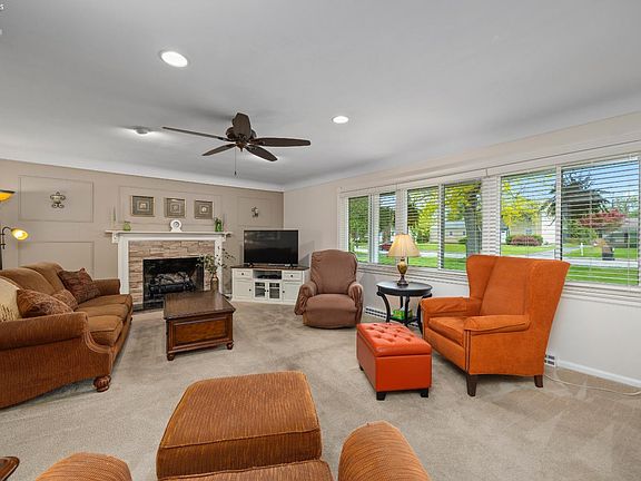 5th image of 304 Cedar Brook Ln