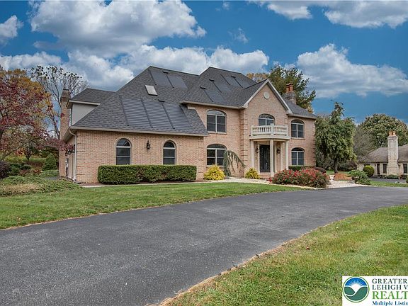 2nd image of 3685 Manor Rd