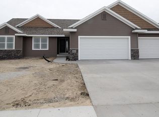 1125 Tramore Ct, Marion, IA 52302