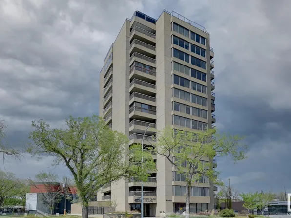8220 Jasper Ave NW #102, Edmonton, AB T5H 4B6