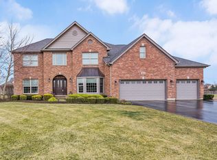 511 Clover Dr, Algonquin, IL 60102