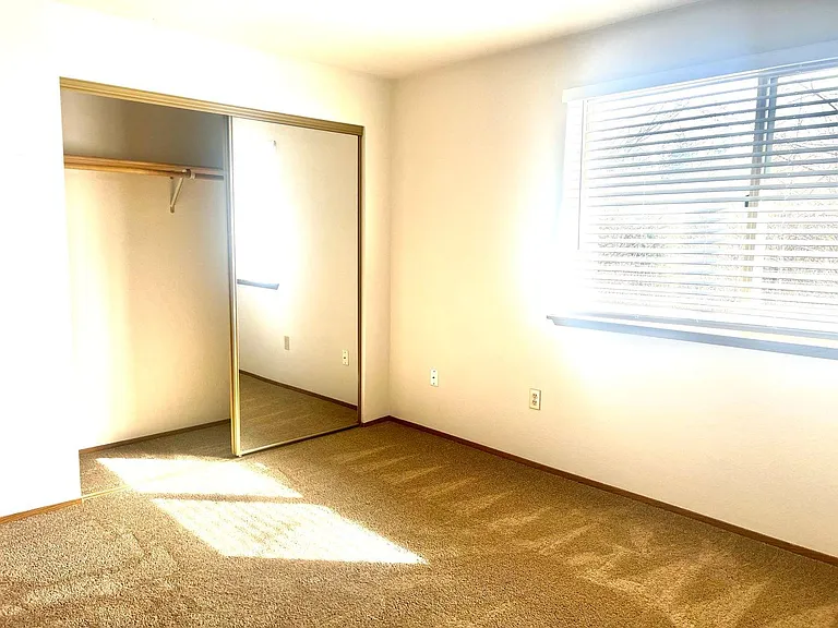 McKinley Court — Photo 12