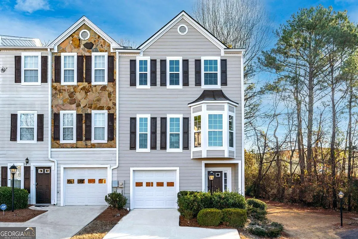 2021 Pinnacle Pointe Dr photo 1