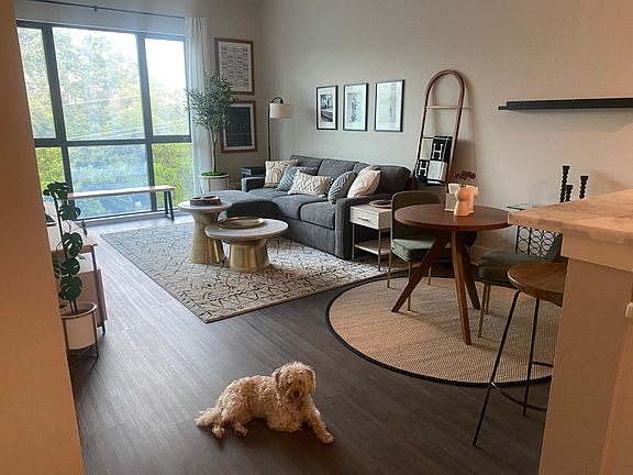 2nd image of 2727 Houston Ave #304