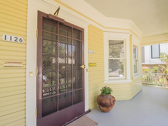 Duplex: shared main entrance