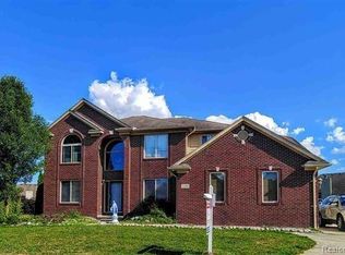 21406 Bunker Dr, Macomb, MI 48042