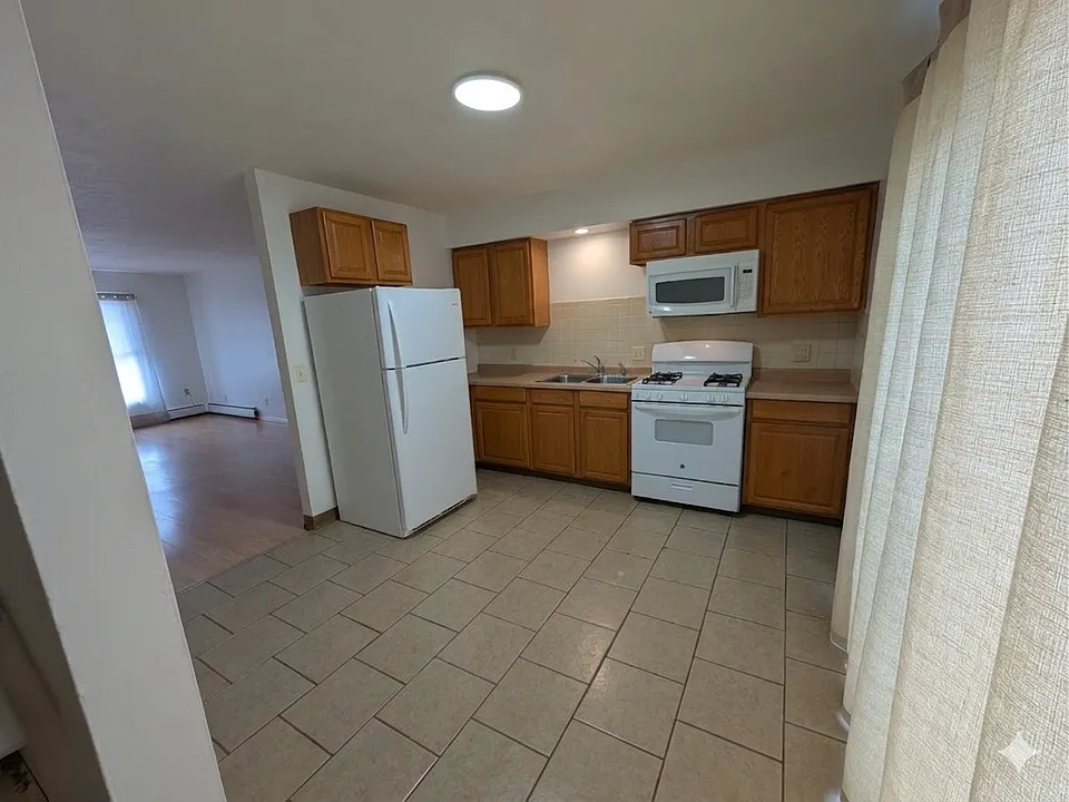 2 Curtis Ct #5