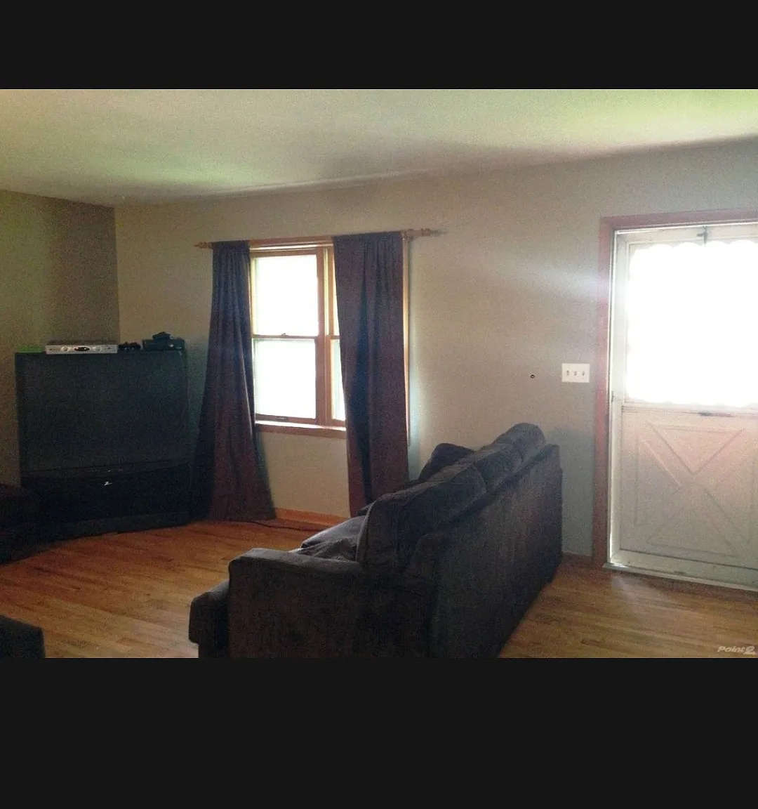 3 bed, 1314 sqft, $1,800 — Photo 3