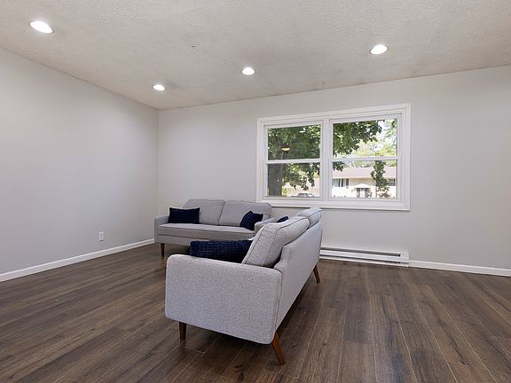 3rd image of 3020 Bavarian Ln