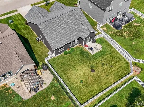 3914 Narrow Leaf Ln, Swansea, IL 62226