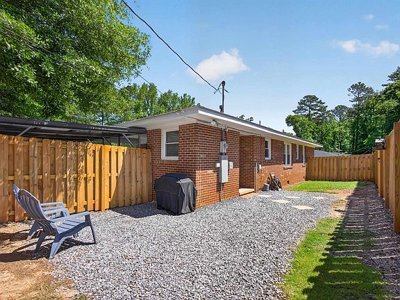 4th image of 2050 Oldfield Rd