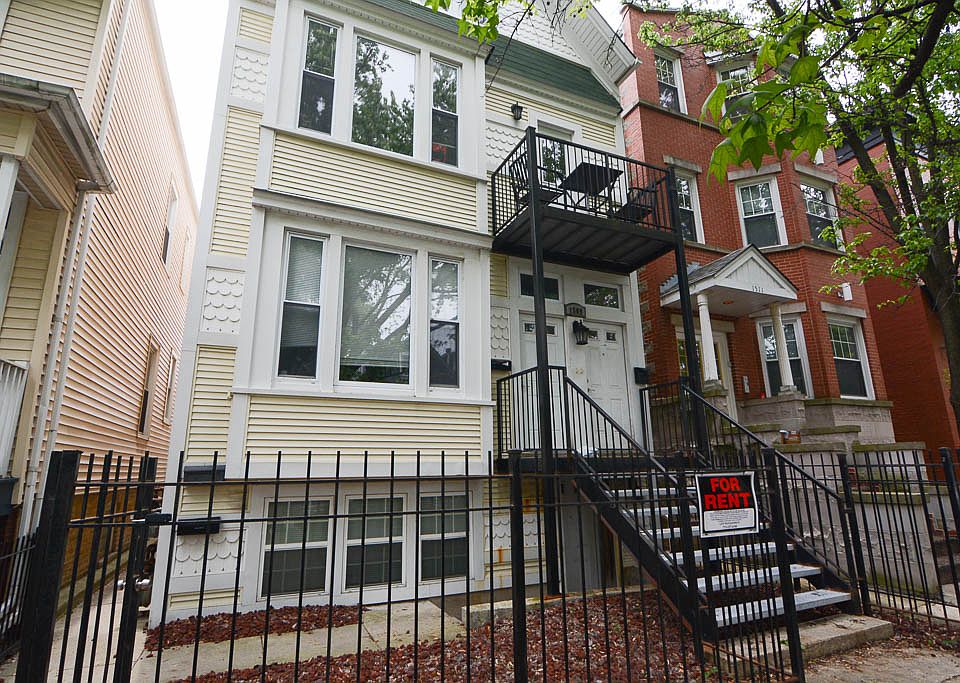 1st image of 1509 W Wellington Ave #G