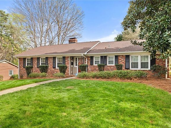 3rd image of 2870 Deerwood Dr
