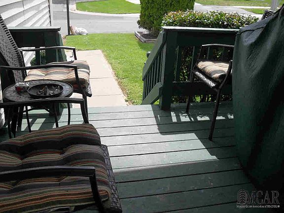 3rd image of 134 Southlea Cir
