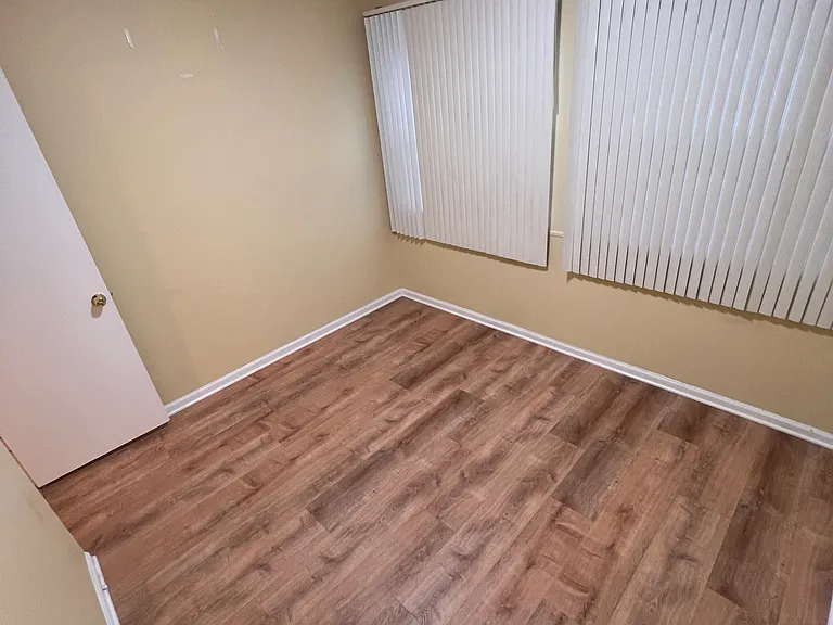 2837 W Summerdale Ave #1W — Photo 8