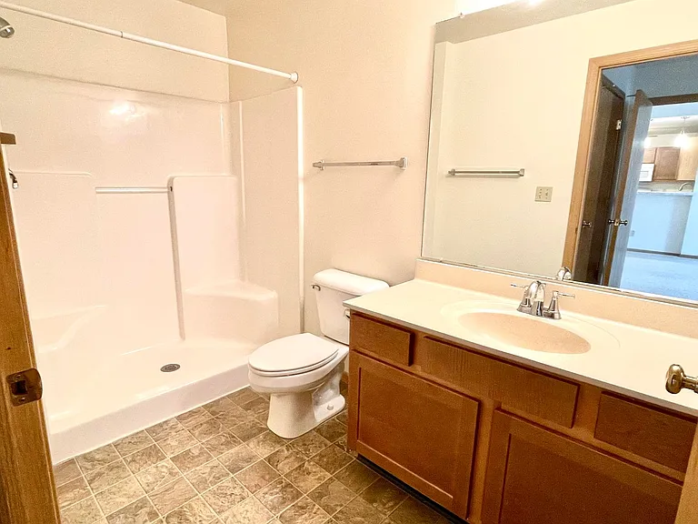 Stone Creek Apartments — Photo 52