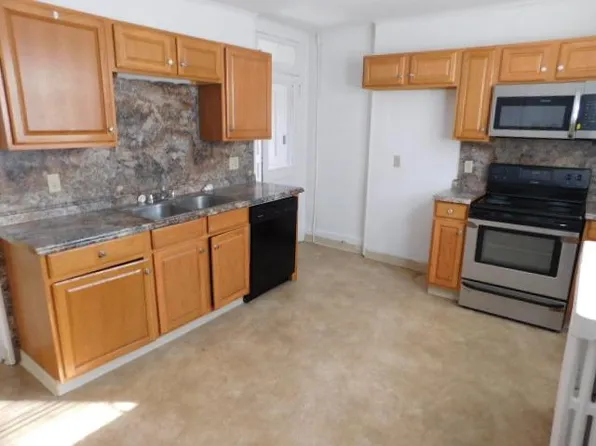 31 N Miller St, Shillington, PA 19607