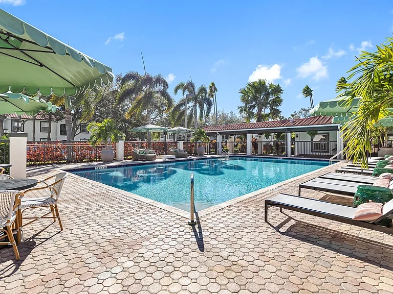 Avana Palm Beach Gardens — Photo 15