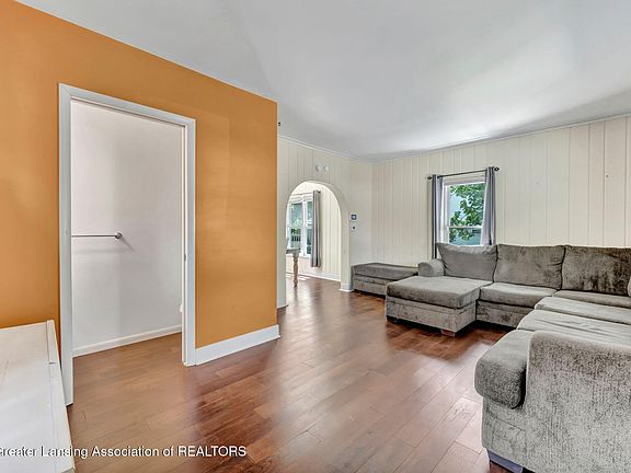 5th image of 1016 Cleveland St