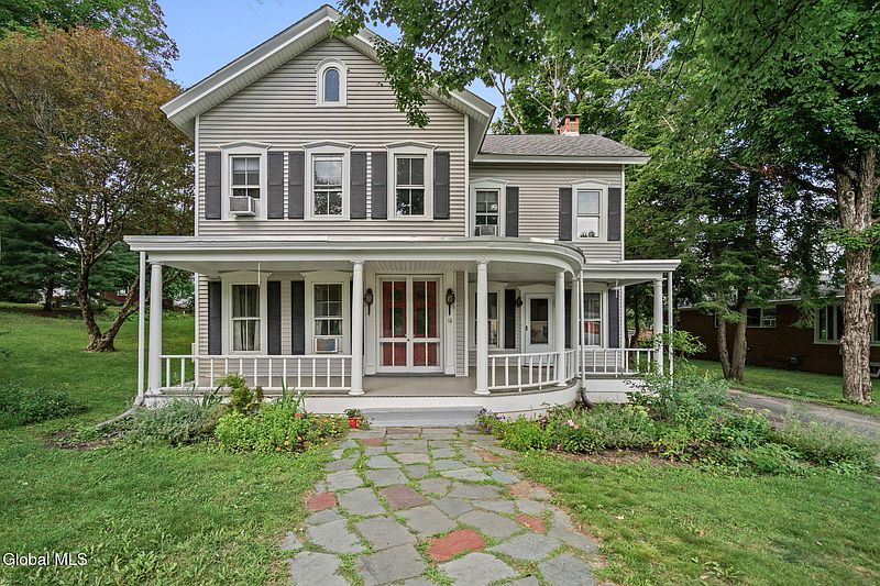 2nd image of 16 Maple Avenue