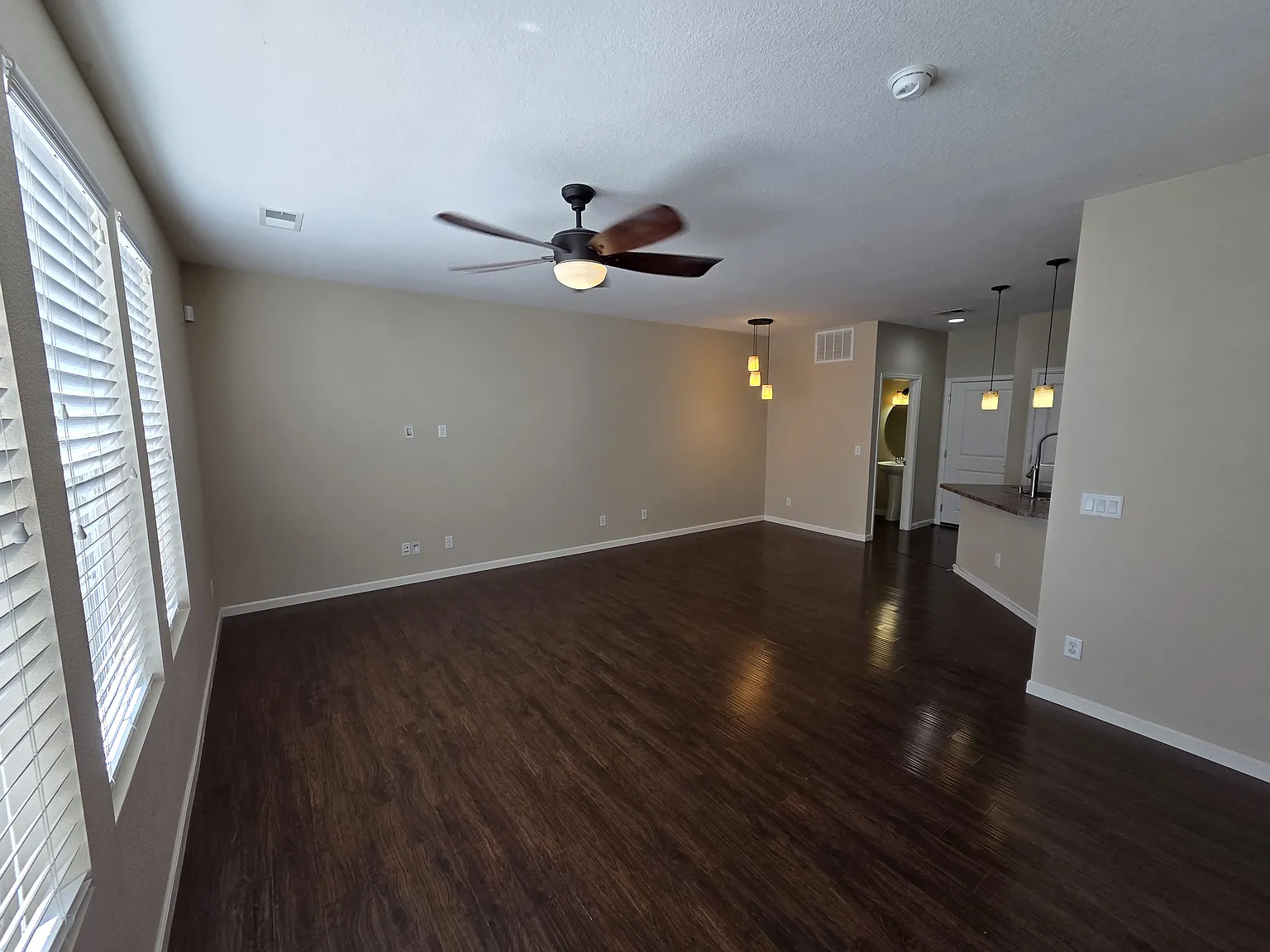 2 bed, 2.5 bath, 1672 sqft, $2,550 — Photo 2