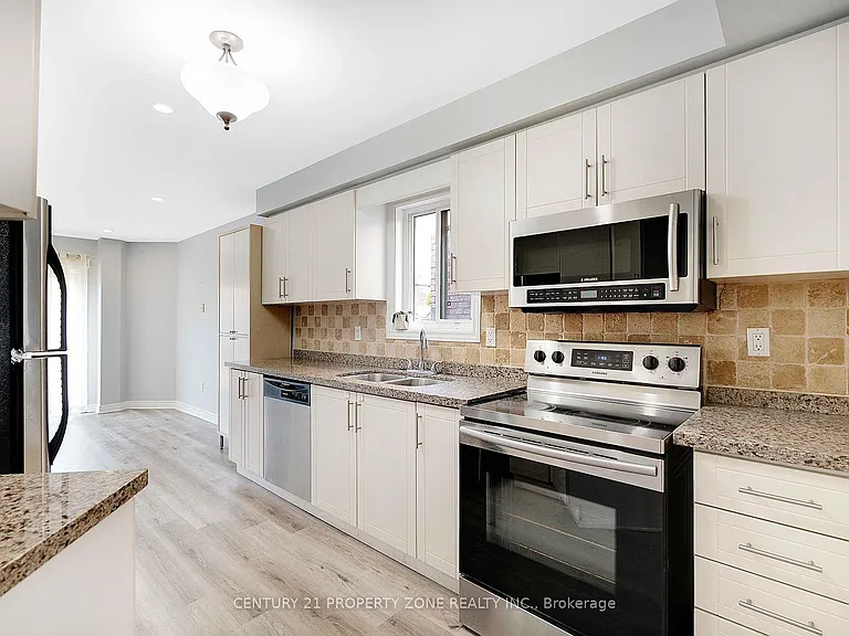 3893 Manatee Way #UPPER — Photo 9