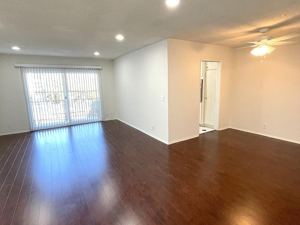 1st image of 144 S Doheny Dr #1344