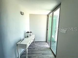 4 bed, 5.0 bath, 1550 sqft, $5,000 — Photo 2