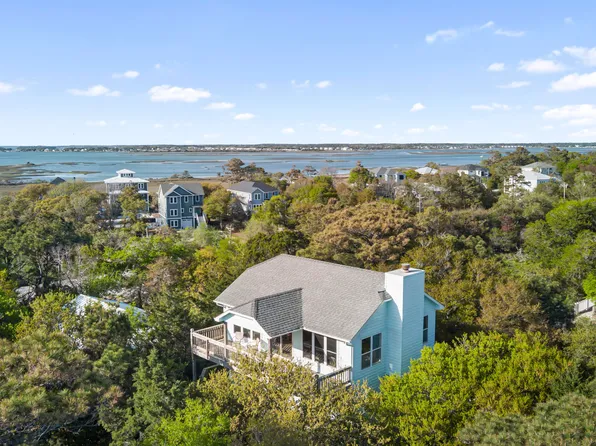102 Wyndward Court, Emerald Isle, NC 28594