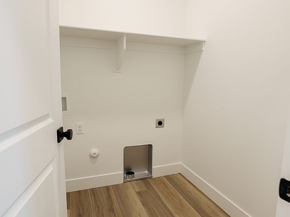 2nd image of 3063 N Grant Ave