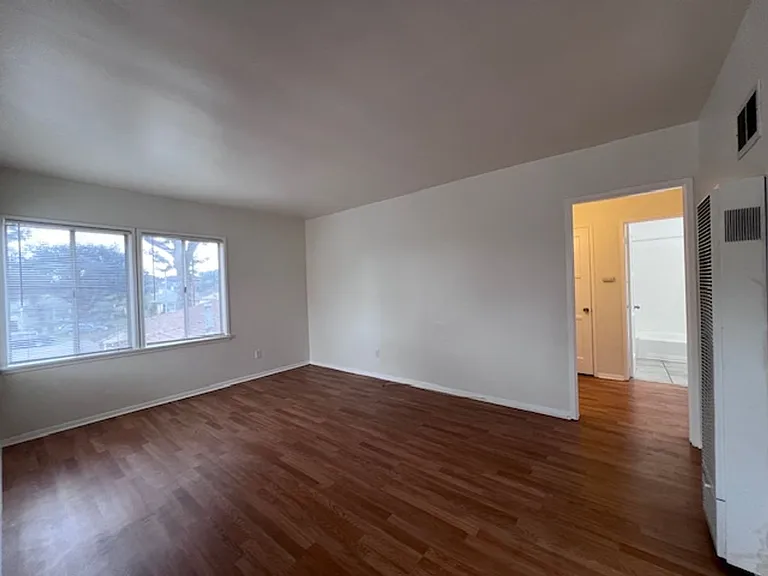 4419 N Bellflower Blvd — Photo 9