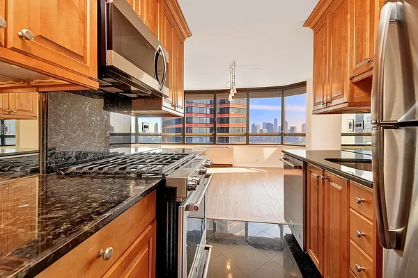 Rented by City Connections Realty | media 15