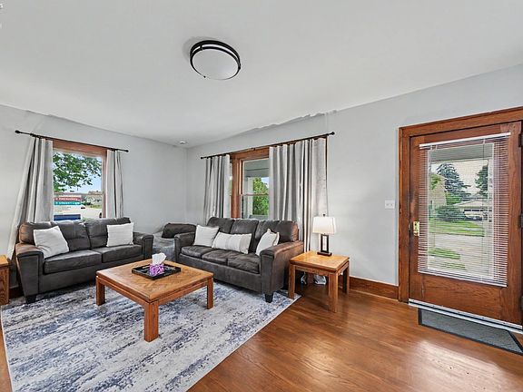 3rd image of 529 Fulton St