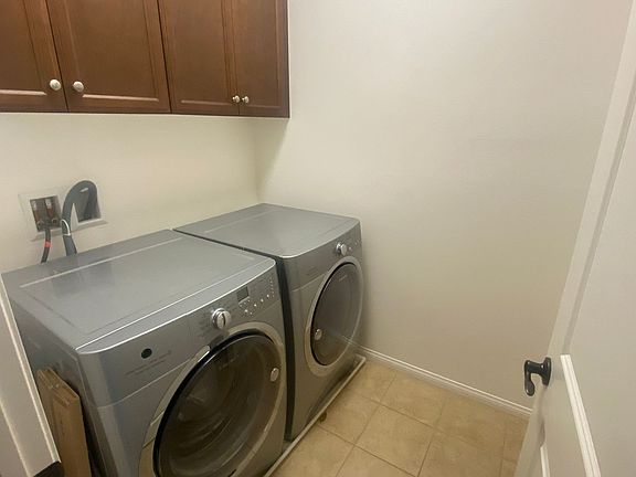 3rd image of 3050 E Santa Fe Rd
