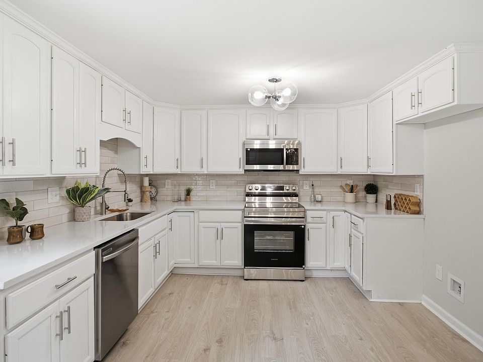 1st image of 383 Pierce Rd