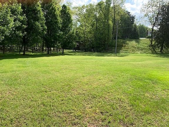 3rd image of 100 Mountain Lake Dr